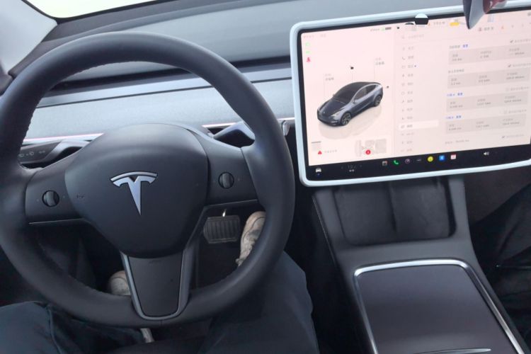 Used Tesla Model Y 2024 Rear-Wheel-Drive Version Center Console