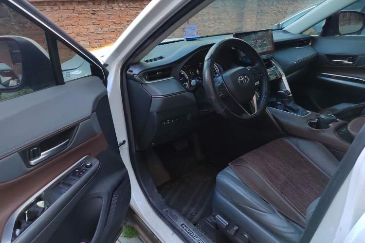 Used Toyota Harrier 2022 Dual-Engine 2.5L CVT Two-Wheel Drive Luxury Edition
