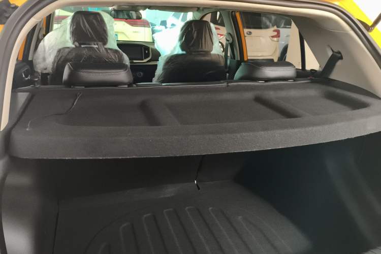 Used Kia kx1 Stonic 2021 1.4L CVT Sunroof Model Trunk