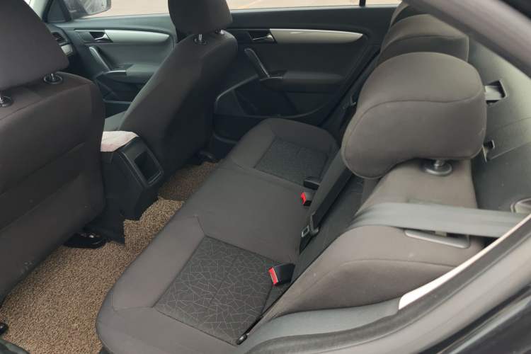 Used Volkswagen Lavida 2013 Revised Classic 1.6L Automatic Fashion Edition