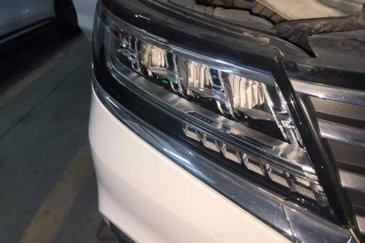 Used Roewe RX5 2019 30T Two-Wheel Drive Automatic Ali SmartConnect Platinum Edition