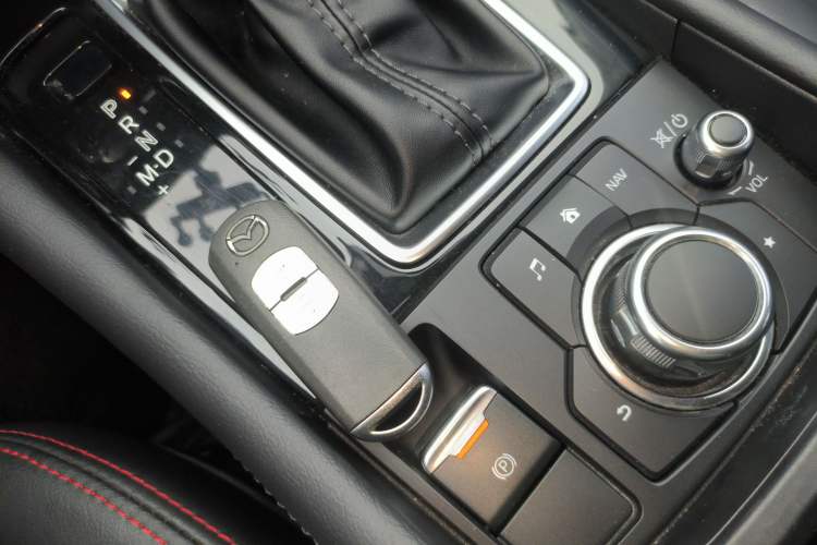 Used Mazda 3 Axela 2017 Hatchback 1.5L Automatic Luxury Model Emission Standard China V