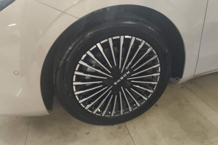 Used Roewe M7 DMH 2025 Model 160km Premium Version