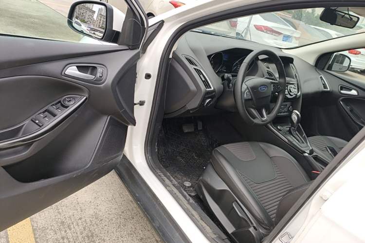 Used Ford Focus 2018 Sedan Classic EcoBoost 125 Automatic Supercharged Style SmartDrive Edition
