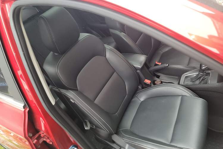 Used MG ZS 2017 1.5L Automatic Luxury Edition Right Front Seat