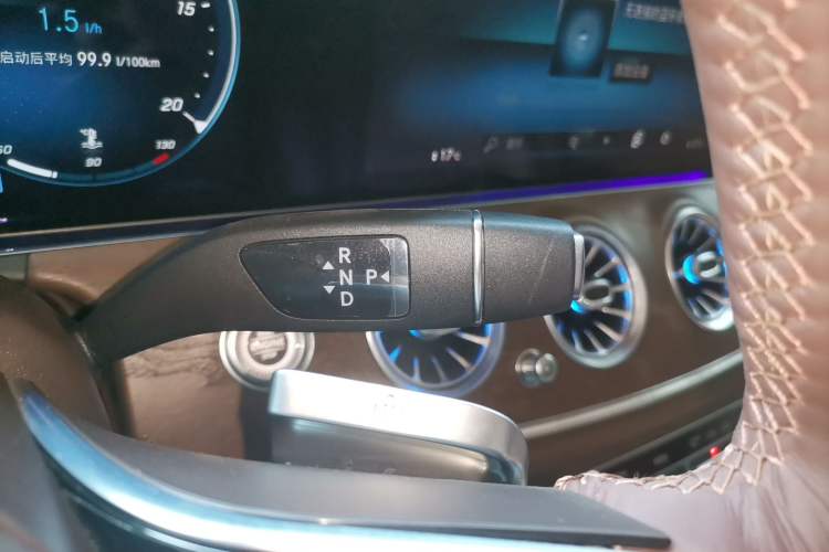 Used Mercedes-Benz E-Class 2023 Updated E 300 L Luxury Edition Gear Lever