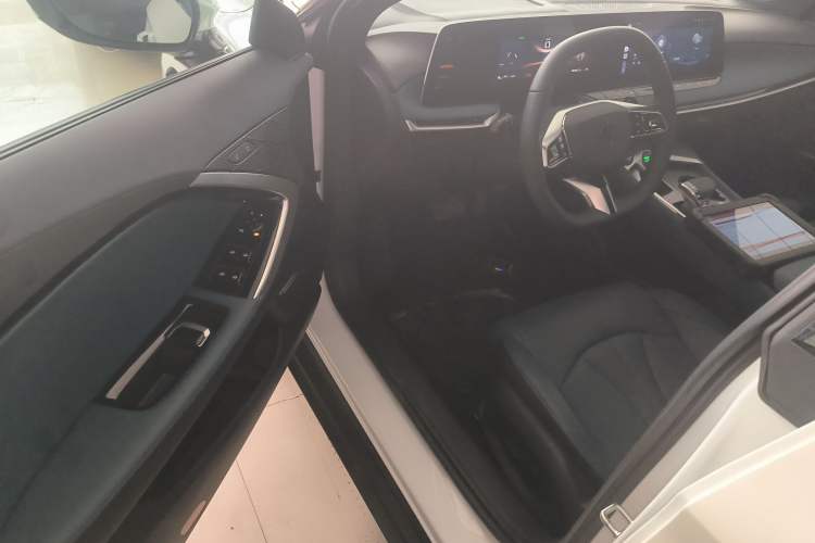 Used MG 7 2025 1.5T 300 DCT Luxury Edition
