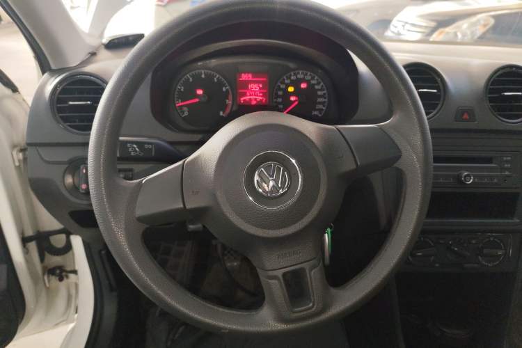 Used Volkswagen Jetta 2015 1.4L Manual Fashion Model