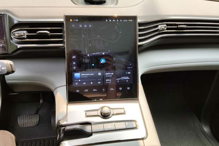 Used Nio ES6 2020 420 km Sport Edition Audio And AC Panel