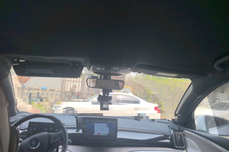 Used BYD Song Pro New Energy 2024 HONOR Edition DM-i 71KM Navigation Model
