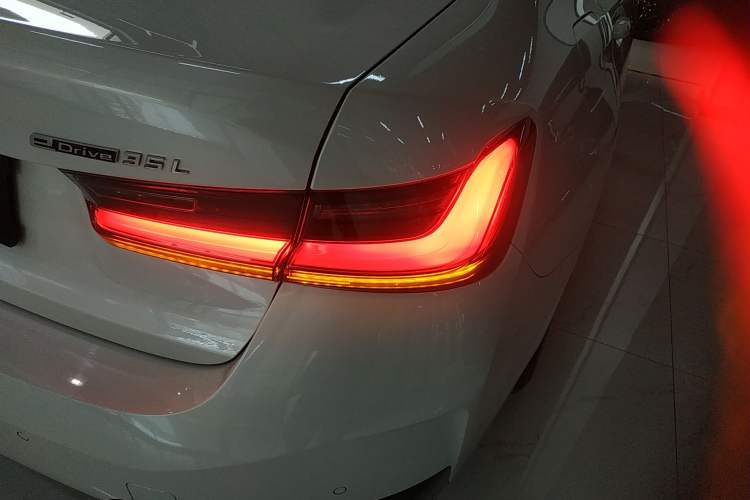 Used BMW i3 2025 eDrive 35 L Right Rear Taillight