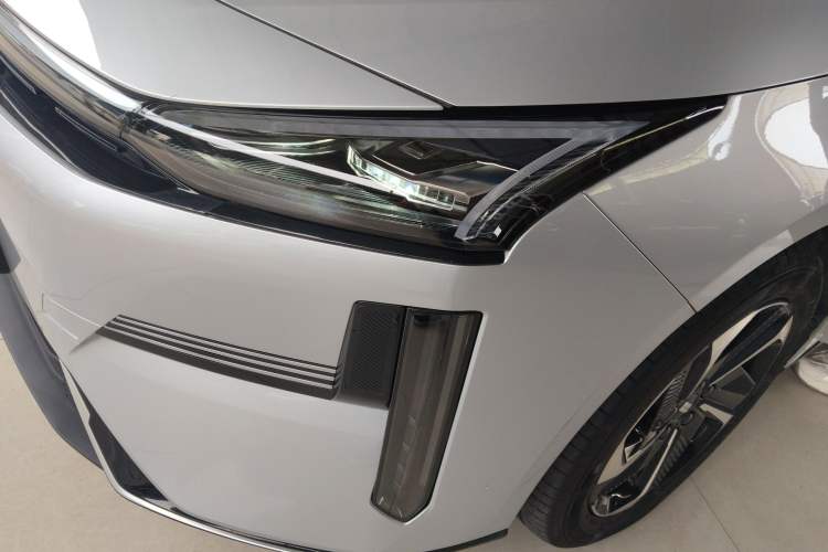 Used Geely Galaxy L6 2025 EM-i 140km Starship Edition Left Front Headlight