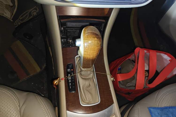 Used Nissan Sylphy 2009 1.6XE Automatic Comfort Edition Gear Lever