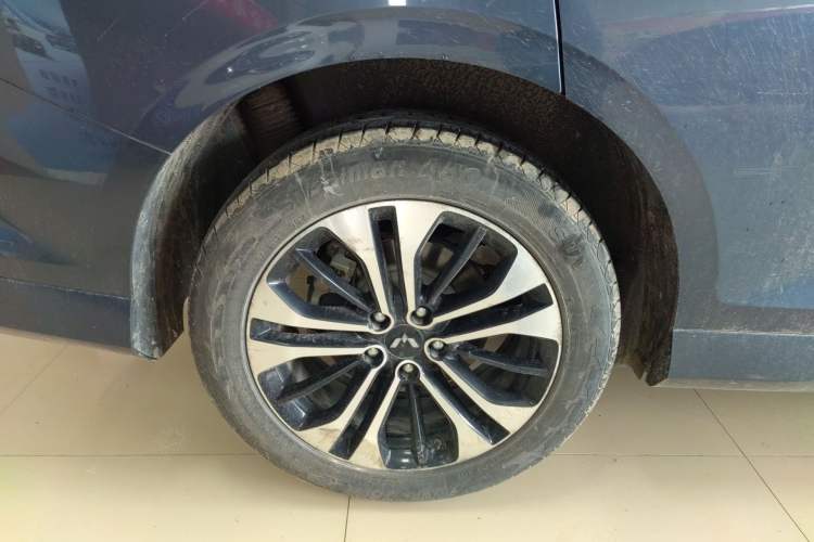 Used Wuling Victory 2020 1.5T CVT Flagship Edition Right Rear Wheel Hub