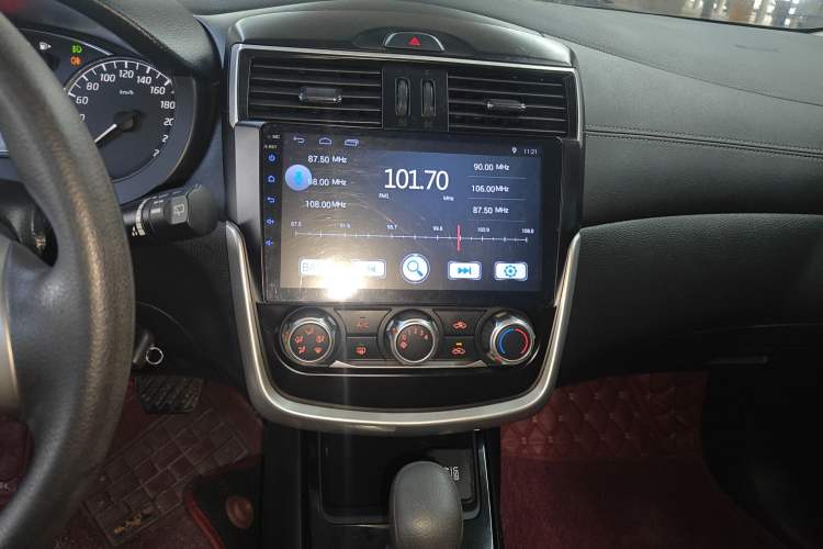 Used Nissan Tiida 2016 1.6L CVT Cool Dynamic Edition Audio And AC Panel