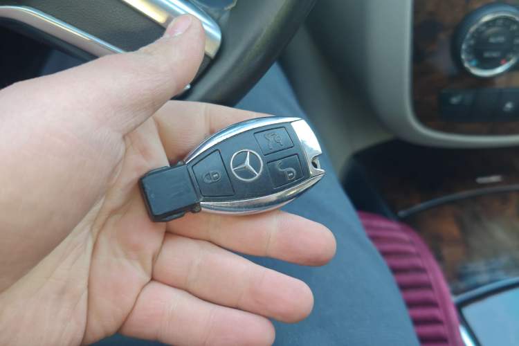 Used Mercedes-Benz R-Class 2010 R 350 L 4MATIC