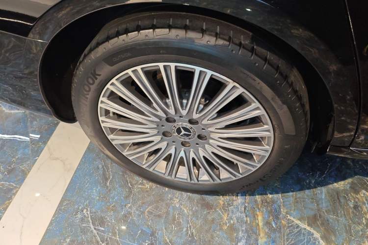 Used Mercedes-Benz E-Class 2021 Facelift E 300 L Stylish Edition Exterior 5