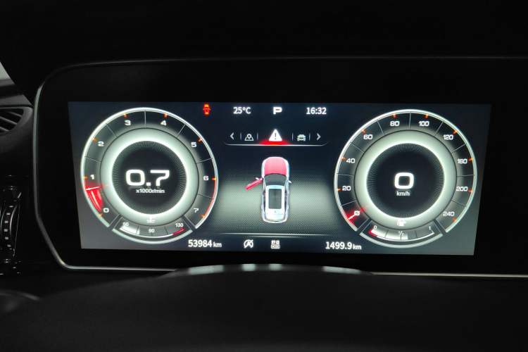 Used Hongqi HS5 2022 Facelifted Version 2.0T Smart Connect Flagship All-Wheel-Drive Edition Instrument Cluster