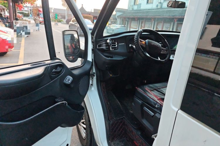 Used JMC Fushun 2023 2.0T Automatic Short-Wheelbase Low-Roof Commercial & Multi-Purpose Passenger Vehicle 6-Seater with Dual-Opening Tailgate Driver Seat