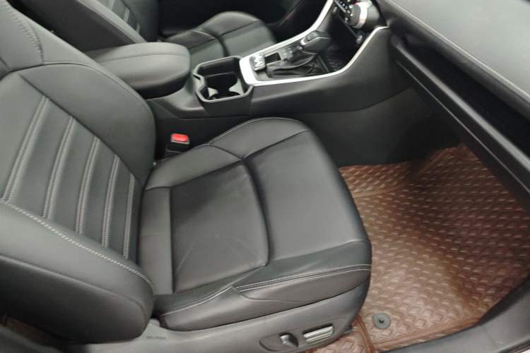 Used Toyota Wildlander 2023 2.0L CVT Four-Wheel Drive Luxury PLUS Edition