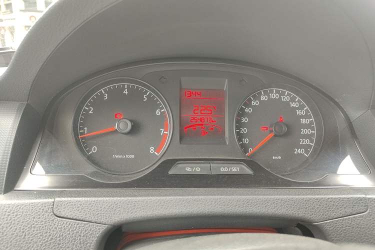 Used Volkswagen Santana 2013 1.4L Manual Fashion Edition Odometer Close Up