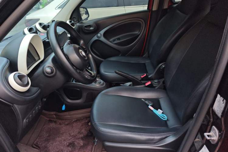Used smart forfour 2016 1.0L 52 kW Dynamic Edition
