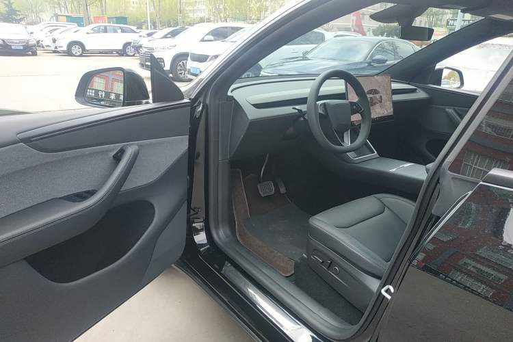 Used Tesla Model Y 2026 Rear-Drive Model Driver Seat