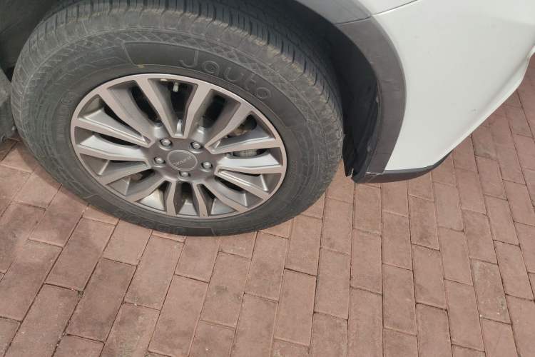 Used Haval H6 2015 Sport Edition 1.5T Automatic Two-Wheel Drive Luxury Model Right Front Wheel Hub