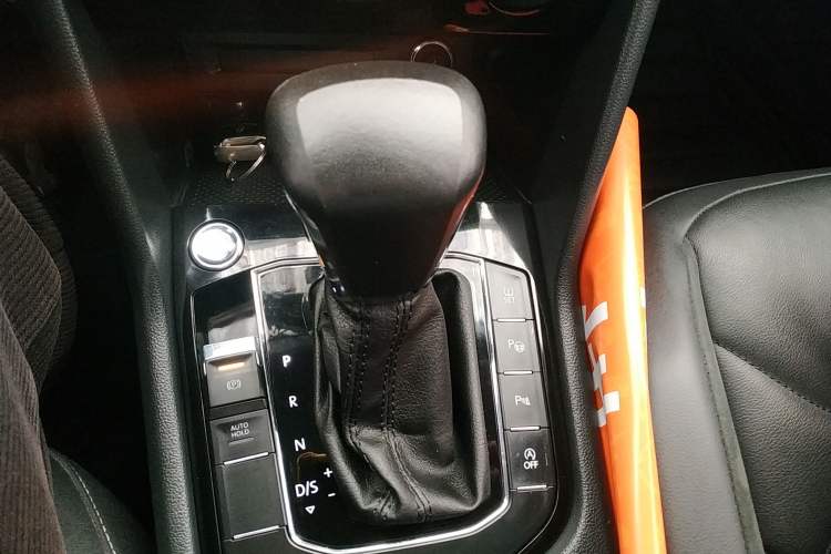 Used Volkswagen Tiguan L 2019 330TSI Automatic Two-Wheel Drive Smart Luxury Version China V Emission Standard