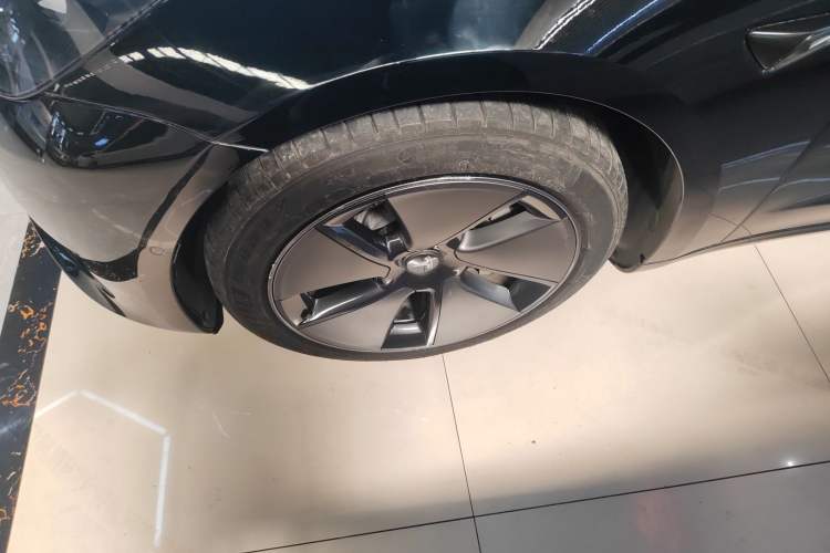 Used Tesla Model 3 2022 Rear-Wheel-Drive Version Left Front Wheel Hub