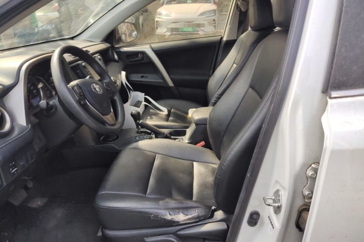 Used Toyota RAV4 2015 2.0L CVT Two-Wheel Drive Fashion Edition
