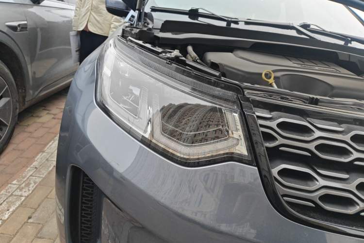 Used Land Rover Discovery Sport 2021 249 PS R-Dynamic S Performance Edition Right Front Headlight