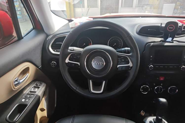 Used Jeep Renegade 2016 1.4T Automatic Jingneng Version+ Steering Wheel