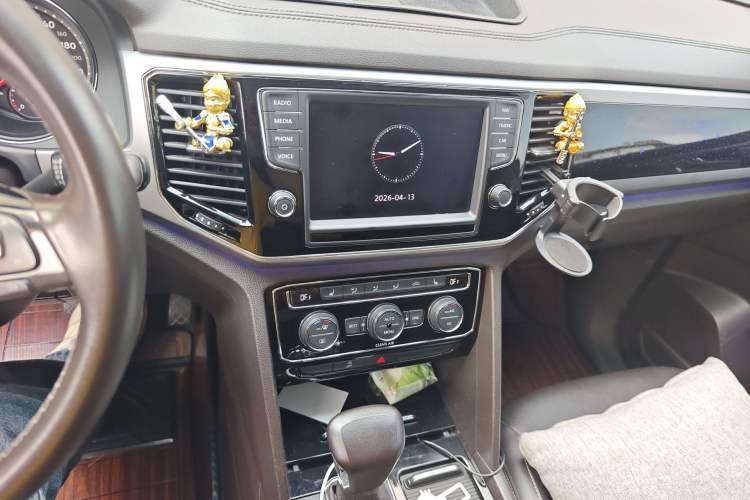 Used Volkswagen Teramont 2017 380TSI Four-Wheel Drive Luxury Edition Audio And AC Panel