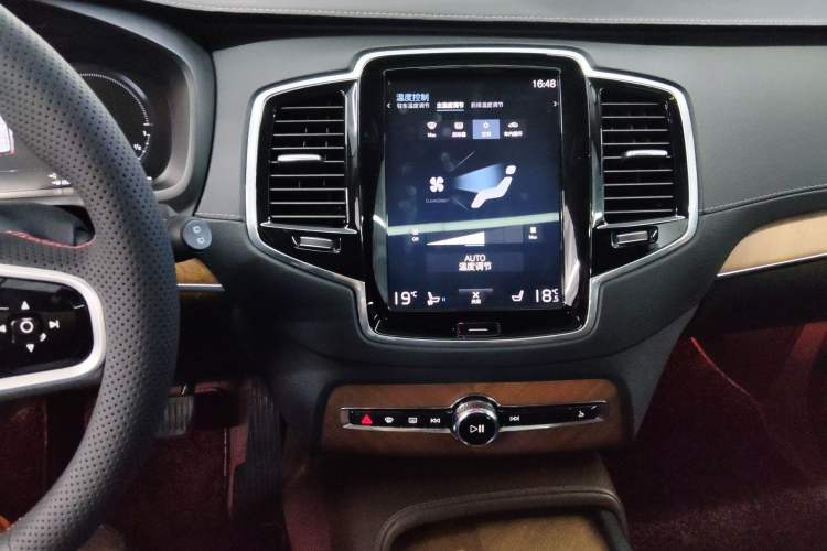 Used Volvo XC90 New Energy 2019 E-Drive Hybrid T8 Prestige 7-Seater China VI Standard
