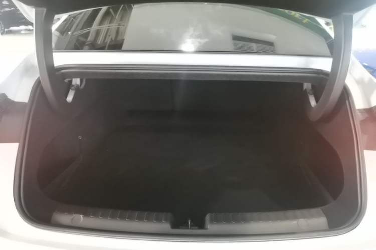 Used Geely Galaxy E8 2024 665 km Range Rear-Drive Starship Long-Range Version
