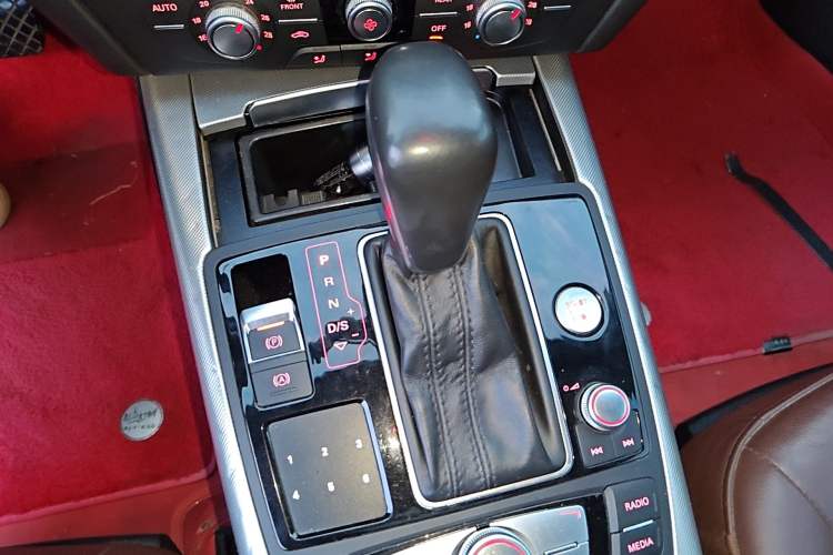 Used Audi A6L 2018 30th Anniversary Edition TFSI Trendy Model Gear Lever