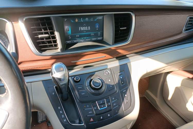 Used Buick GL8 2018 28T Luxury Model China VI Standard