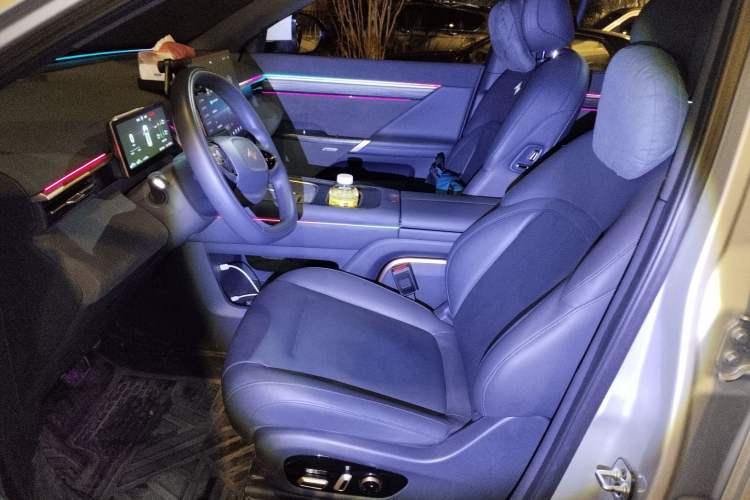 Used Dongfeng eπ eπ008 2024 210Max Range-Extended Version 6 Seats
