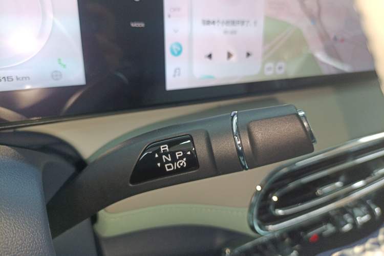 Used ORA Ballet Cat 2022 401 km Nutcracker Edition