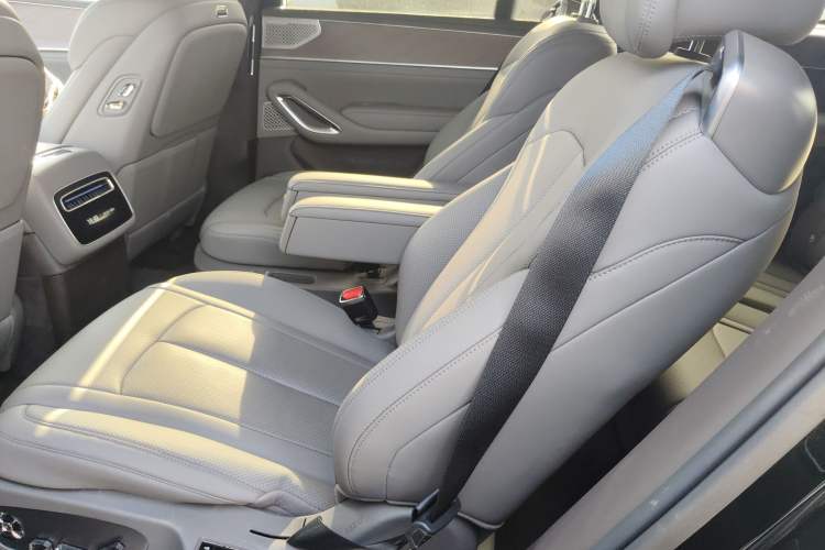 Used Denza N9 2025 Flagship Model
