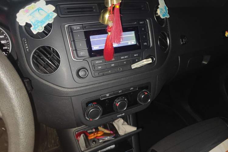 Used Volkswagen Tiguan L 2016 280TSI Automatic Two-Wheel-Drive Silk Road Style Edition