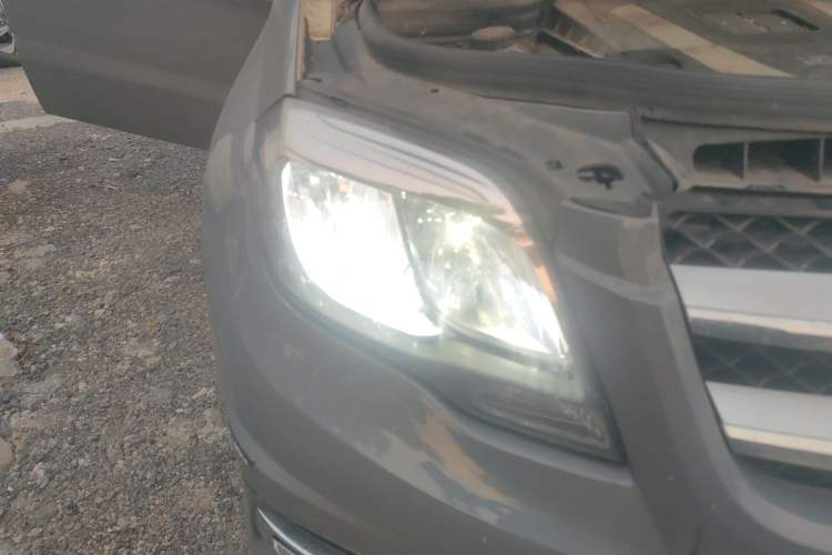 Used Mercedes-Benz GLK-Class 2011 GLK 300 4MATIC Dynamic Model Right Front Headlight