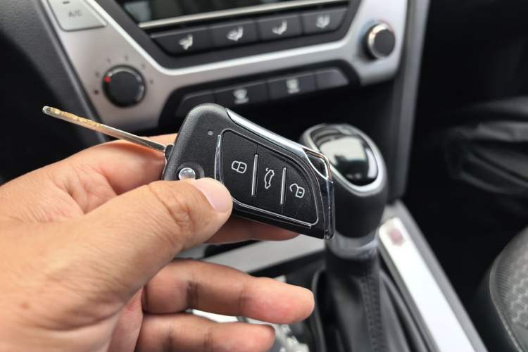 Used Hyundai Elantra (6th Generation / Lingdong) 2016 1.6L Automatic ZhiXuan – Elite Version Vehicle Key