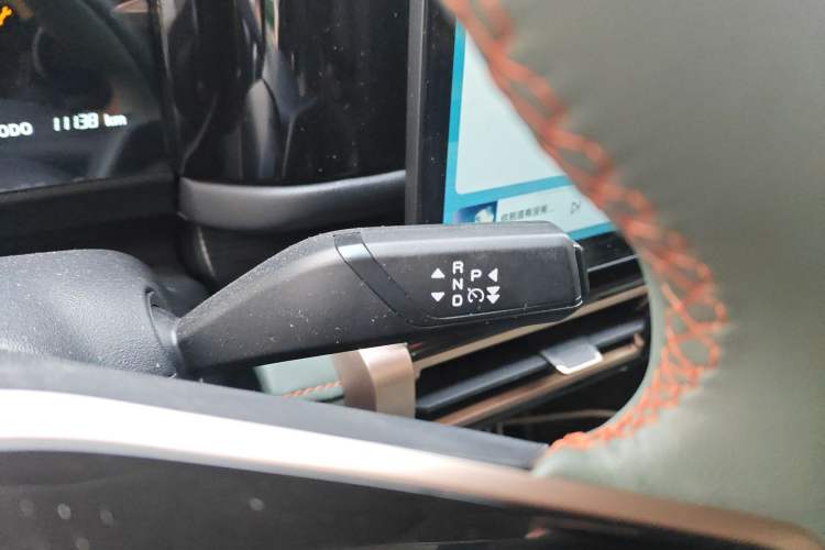 Used iCAR 03 2024 401km Two-Wheel Drive Standard Advanced Version Gear Lever