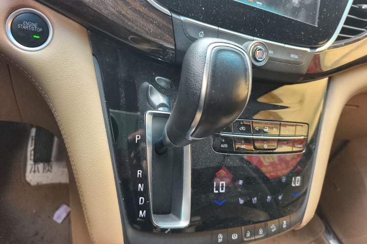 Used Buick GL8 2017 ES 28T Flagship Model China V Standard Gear Lever