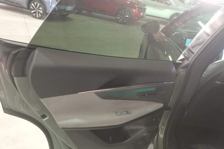 Used Lynk & Co 08 EM-P 2023 220km All-Wheel-Drive Performance Halo