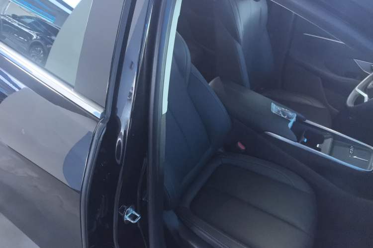 Used Buick LaCrosse 2025 28T Platinum Edition