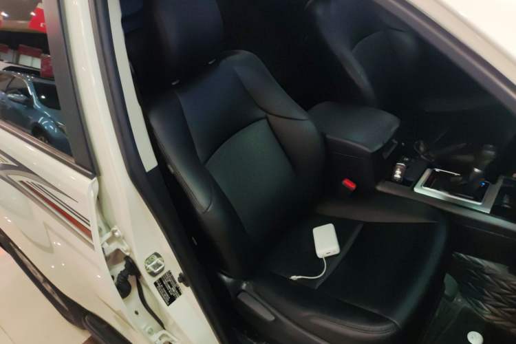 Used Toyota Prado 2018 3.5L Automatic SX Right Front Seat