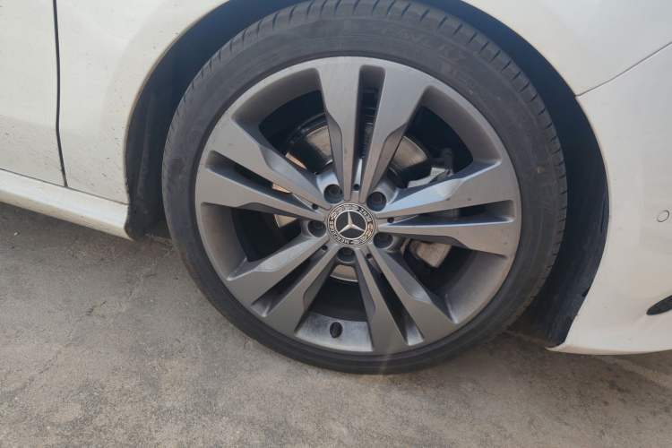 Used Mercedes-Benz CLA 2018 CLA 200 Sport Edition Right Front Wheel Hub